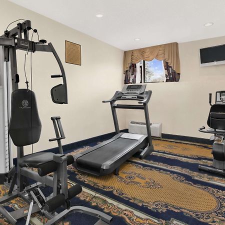 Hotel Ramada By Wyndham East Orange Extérieur photo