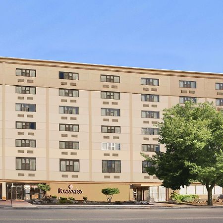 Hotel Ramada By Wyndham East Orange Extérieur photo