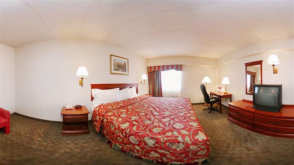 Hotel Ramada By Wyndham East Orange Extérieur photo