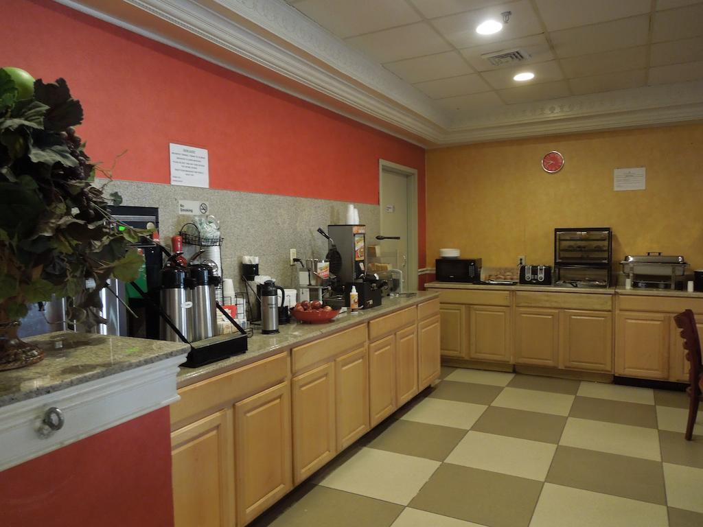 Hotel Ramada By Wyndham East Orange Extérieur photo