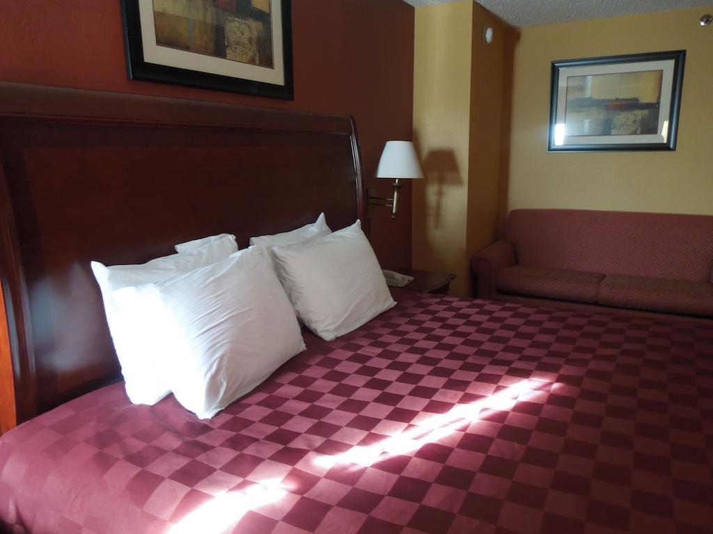 Hotel Ramada By Wyndham East Orange Extérieur photo