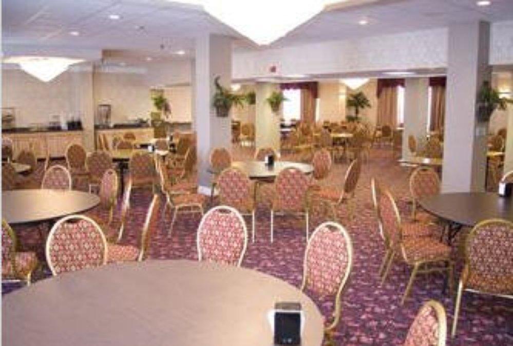 Hotel Ramada By Wyndham East Orange Extérieur photo